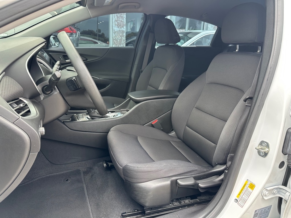 Chevrolet Malibu 4dr Sdn LS w/1LS 2023 Chevrolet Malibu 4dr Sdn LS w/1LS 2023