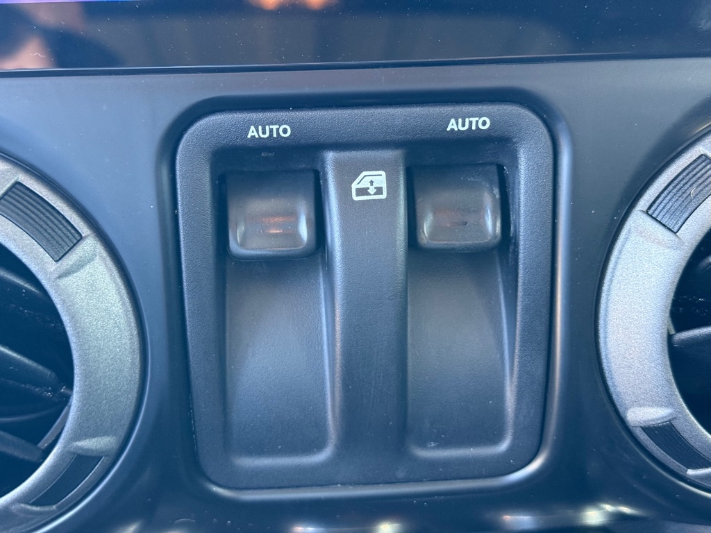 Jeep Wrangler 4WD 2dr Sport 2015