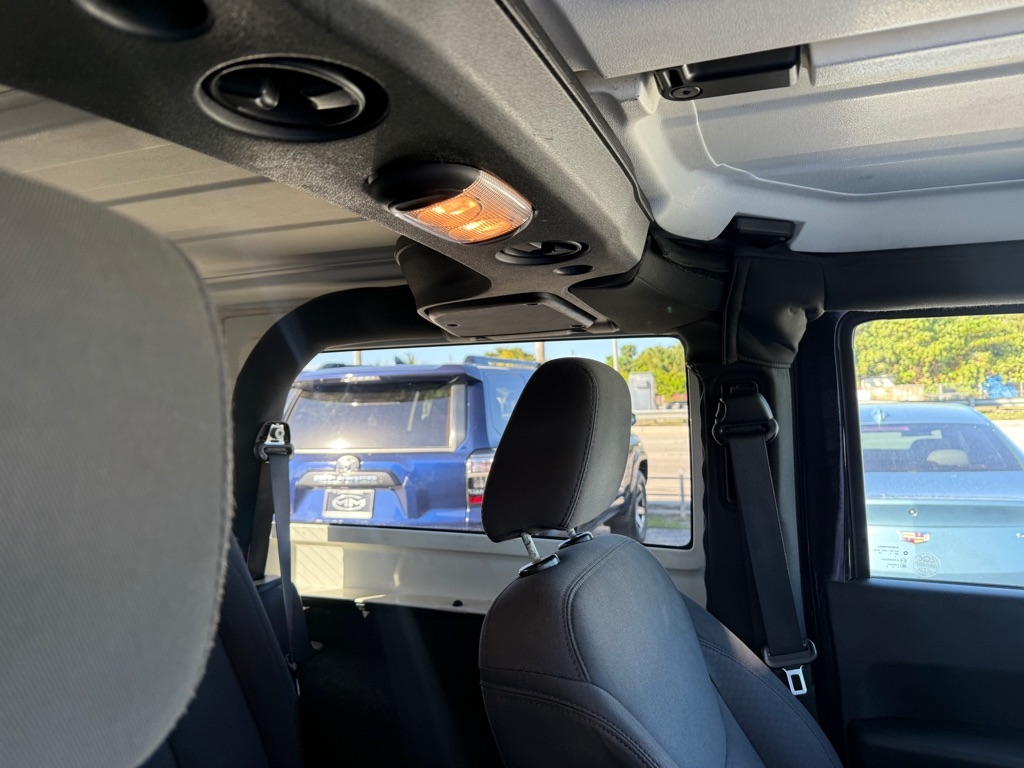 Jeep Wrangler 4WD 2dr Sport 2015