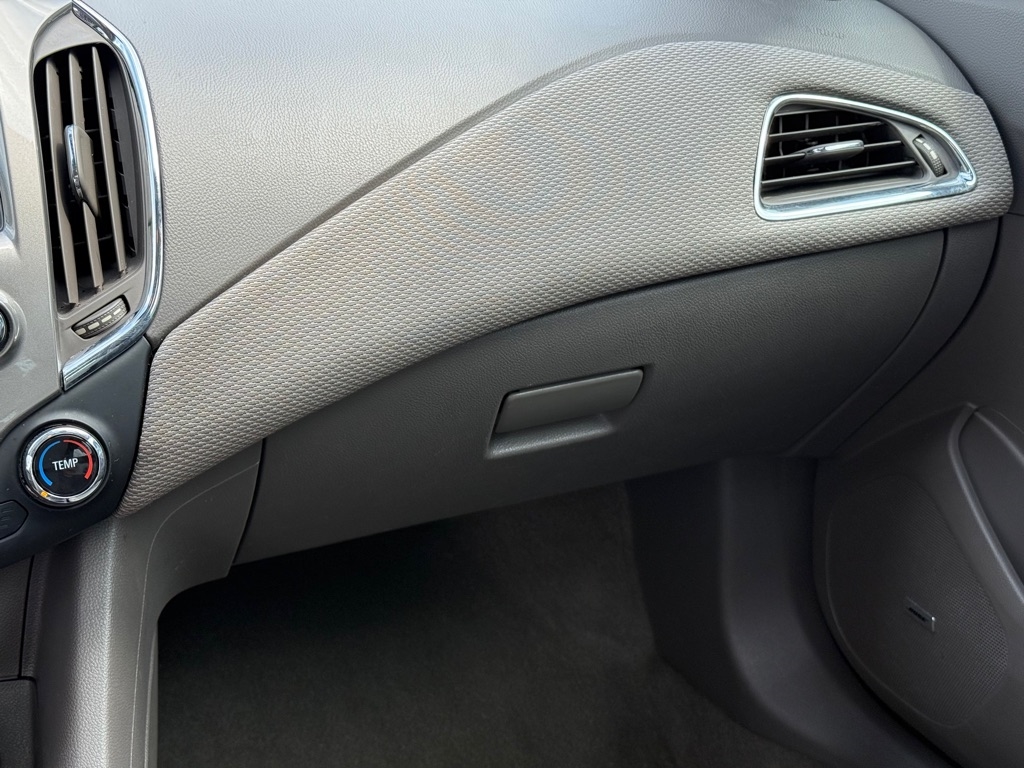 Chevrolet Cruze 4dr HB 1.4L LT w/1SD 2017 Chevrolet Cruze 4dr HB 1.4L LT w/1SD 2017