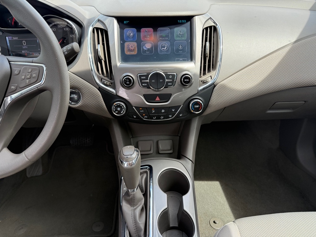 Chevrolet Cruze 4dr HB 1.4L LT w/1SD 2017 Chevrolet Cruze 4dr HB 1.4L LT w/1SD 2017