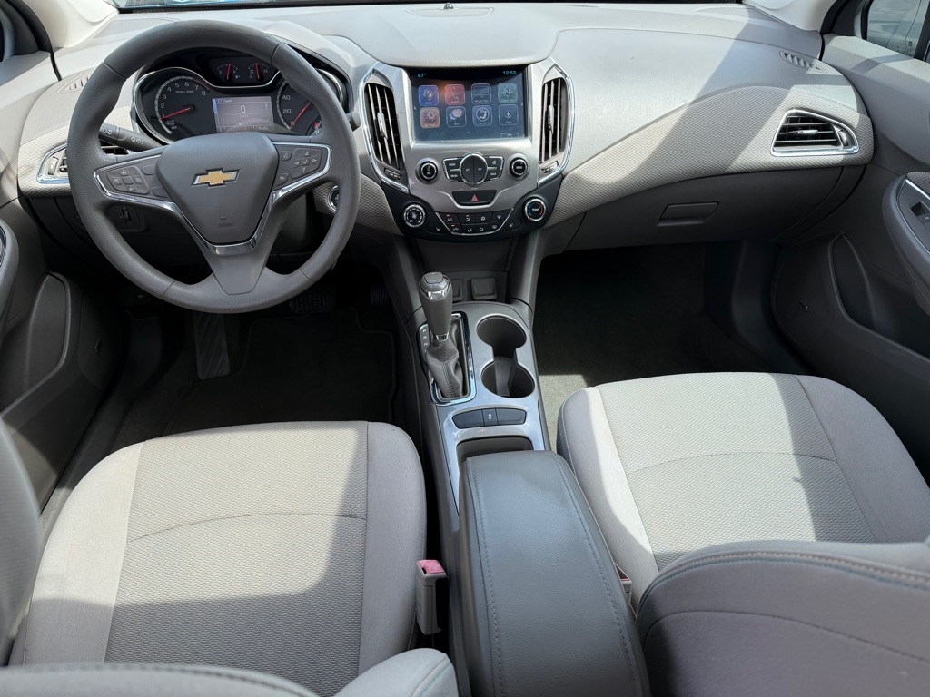 Chevrolet Cruze 4dr HB 1.4L LT w/1SD 2017 Chevrolet Cruze 4dr HB 1.4L LT w/1SD 2017