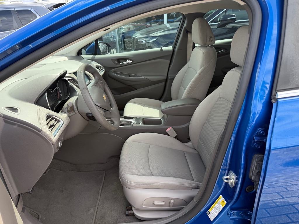 Chevrolet Cruze 4dr HB 1.4L LT w/1SD 2017 Chevrolet Cruze 4dr HB 1.4L LT w/1SD 2017