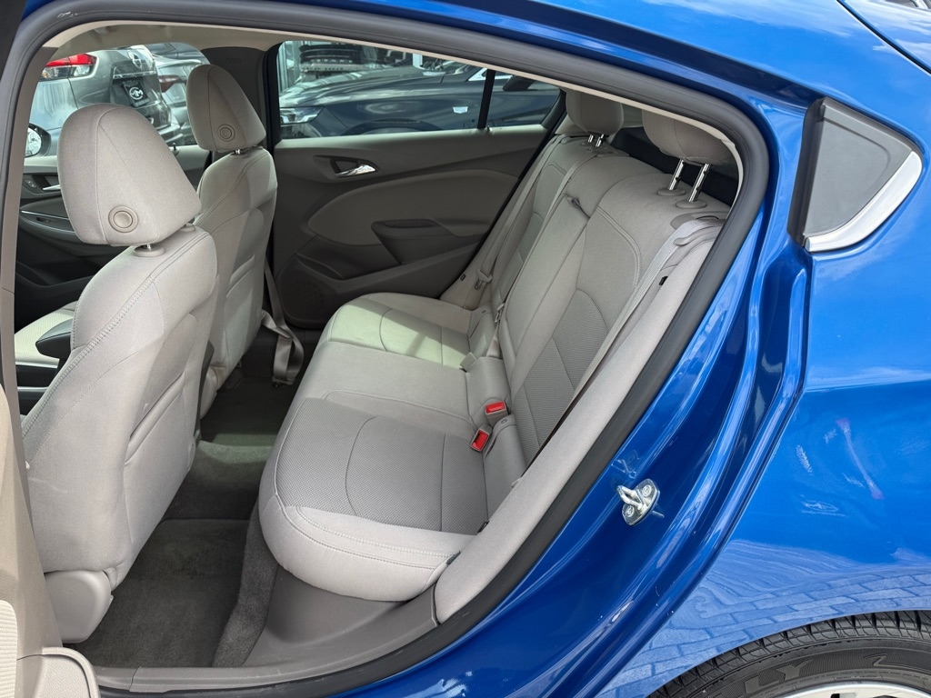 Chevrolet Cruze 4dr HB 1.4L LT w/1SD 2017 Chevrolet Cruze 4dr HB 1.4L LT w/1SD 2017