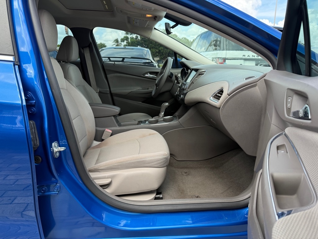 Chevrolet Cruze 4dr HB 1.4L LT w/1SD 2017 Chevrolet Cruze 4dr HB 1.4L LT w/1SD 2017