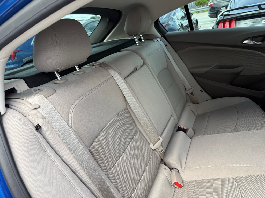 Chevrolet Cruze 4dr HB 1.4L LT w/1SD 2017 Chevrolet Cruze 4dr HB 1.4L LT w/1SD 2017