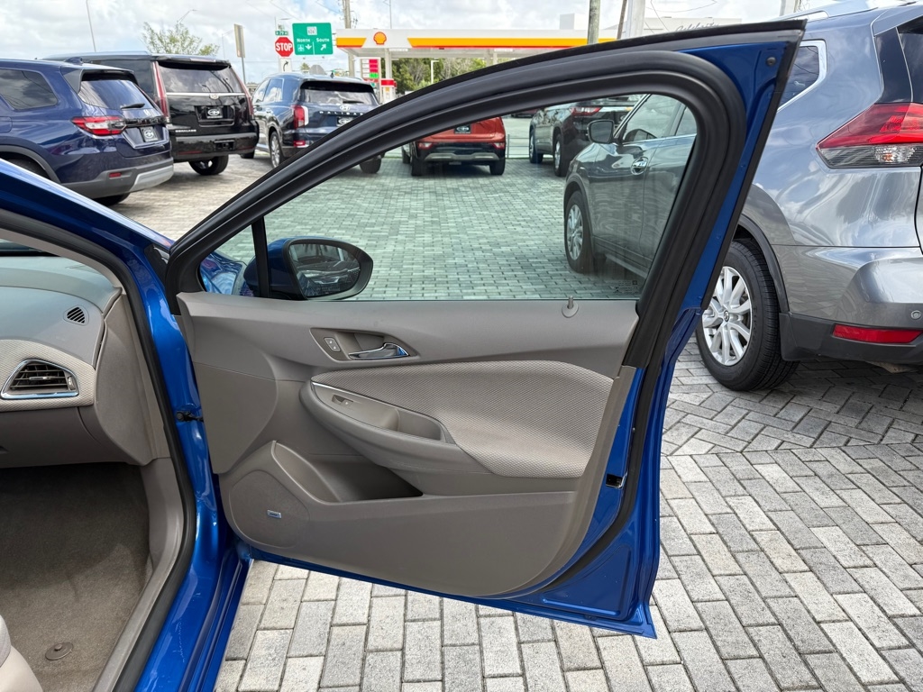 Chevrolet Cruze 4dr HB 1.4L LT w/1SD 2017 Chevrolet Cruze 4dr HB 1.4L LT w/1SD 2017