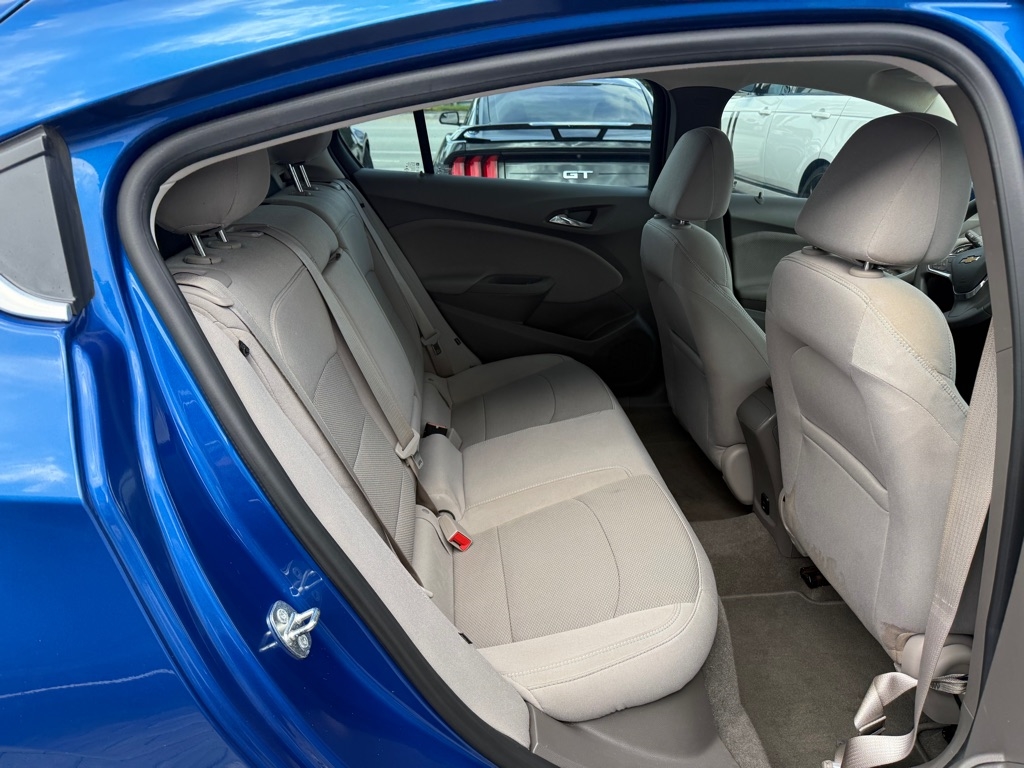 Chevrolet Cruze 4dr HB 1.4L LT w/1SD 2017 Chevrolet Cruze 4dr HB 1.4L LT w/1SD 2017