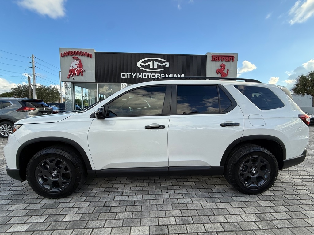 2025 Honda Pilot TrailSport photo 4