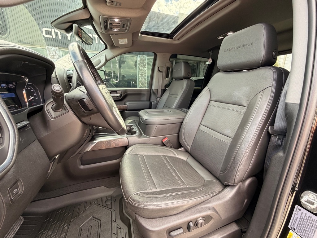 GMC Sierra 3500HD 4WD Crew Cab 159" Denali 2022 GMC Sierra 3500HD 4WD Crew Cab 159" Denali 2022