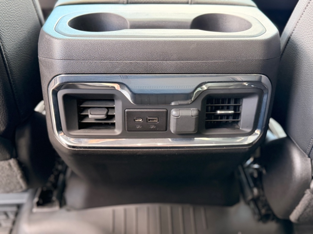 GMC Sierra 3500HD 4WD Crew Cab 159" Denali 2022 GMC Sierra 3500HD 4WD Crew Cab 159" Denali 2022