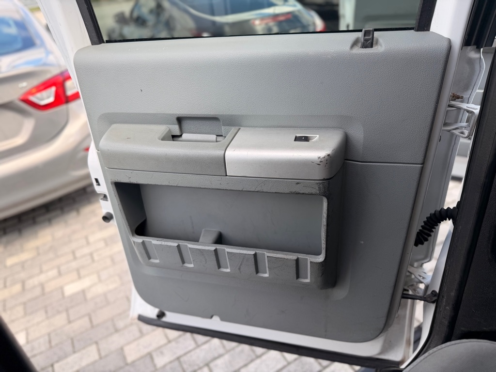 Ford Super Duty F-250 SRW 2WD Crew Cab 156" King Ranch 2011 Ford Super Duty F-250 SRW 2WD Crew Cab 156" King Ranch 2011