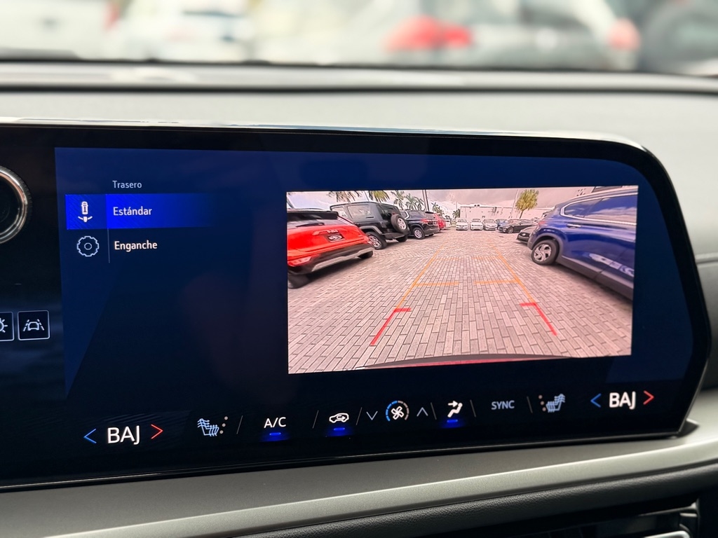 Chevrolet Traverse AWD 4dr LT w/2LT 2025 Chevrolet Traverse AWD 4dr LT w/2LT 2025