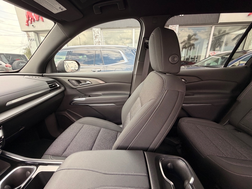 Chevrolet Traverse AWD 4dr LT w/2LT 2025 Chevrolet Traverse AWD 4dr LT w/2LT 2025