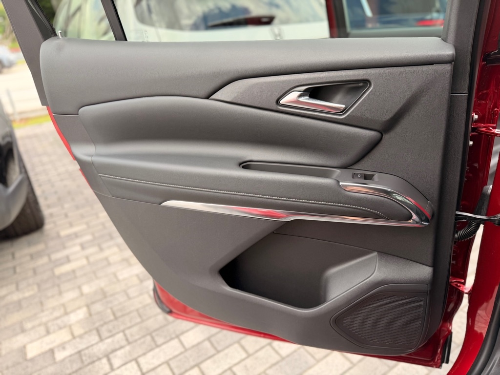 Chevrolet Traverse AWD 4dr LT w/2LT 2025 Chevrolet Traverse AWD 4dr LT w/2LT 2025