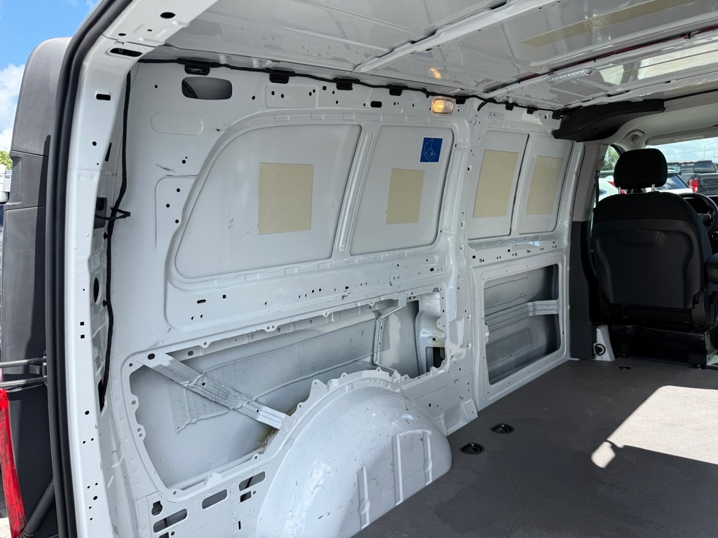 Mercedes-Benz Metris Cargo Van Standard Roof 135" Wheelbase 2023 Mercedes-Benz Metris Cargo Van Standard Roof 135" Wheelbase 2023