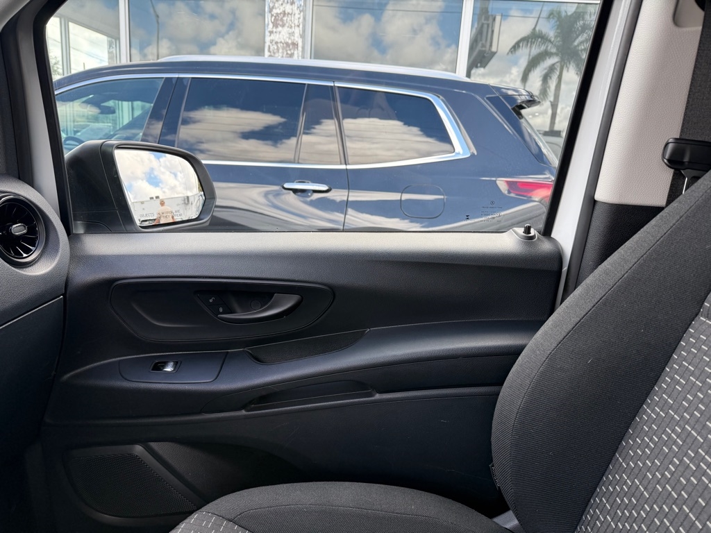 Mercedes-Benz Metris Cargo Van Standard Roof 135" Wheelbase 2023 Mercedes-Benz Metris Cargo Van Standard Roof 135" Wheelbase 2023