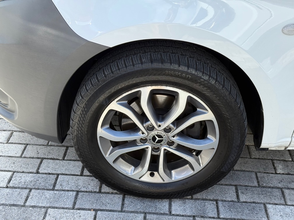 Mercedes-Benz Metris Cargo Van Standard Roof 135" Wheelbase 2023 Mercedes-Benz Metris Cargo Van Standard Roof 135" Wheelbase 2023