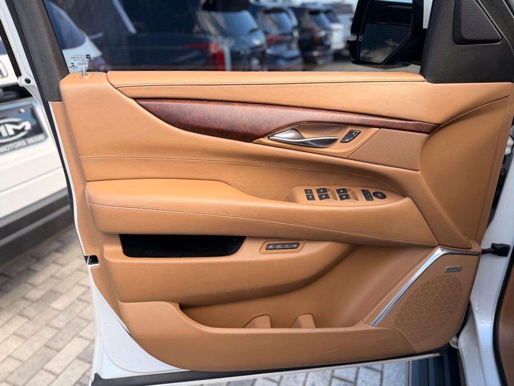 Cadillac Escalade ESV 2WD 4dr Platinum 2016