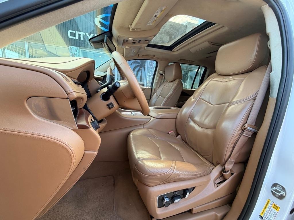 Cadillac Escalade ESV 2WD 4dr Platinum 2016