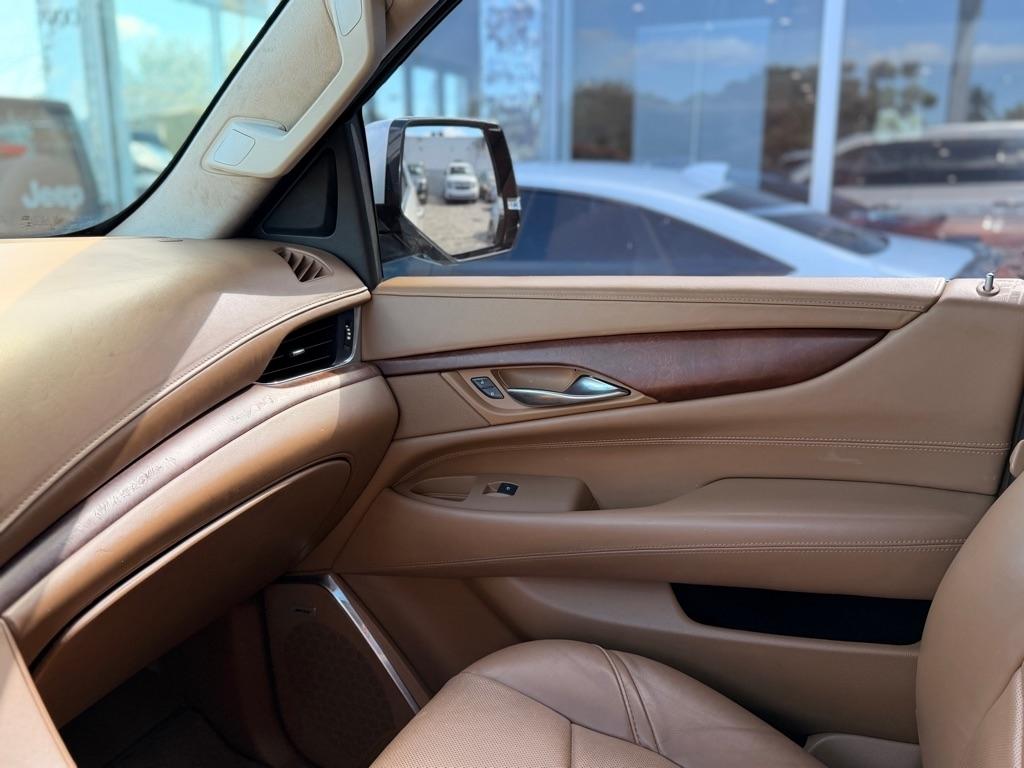 Cadillac Escalade ESV 2WD 4dr Platinum 2016