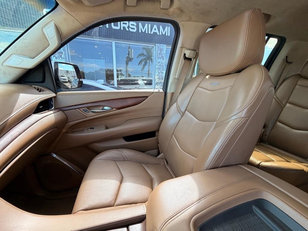 Cadillac Escalade ESV 2WD 4dr Platinum 2016