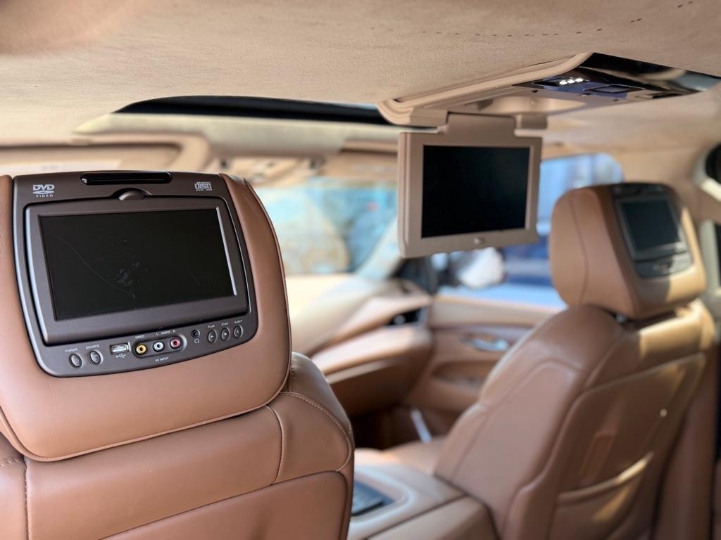 Cadillac Escalade ESV 2WD 4dr Platinum 2016