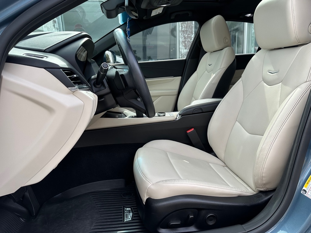 Cadillac CT4 4dr Sdn Premium Luxury 2024