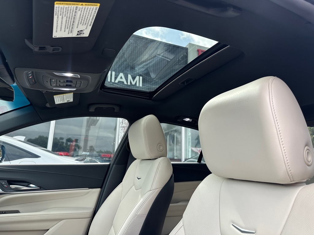 Cadillac CT4 4dr Sdn Premium Luxury 2024