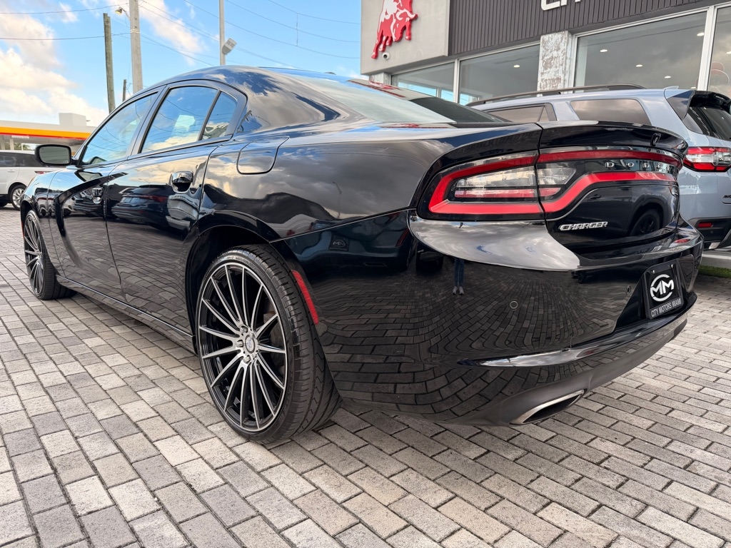 Dodge Charger SXT RWD 2020