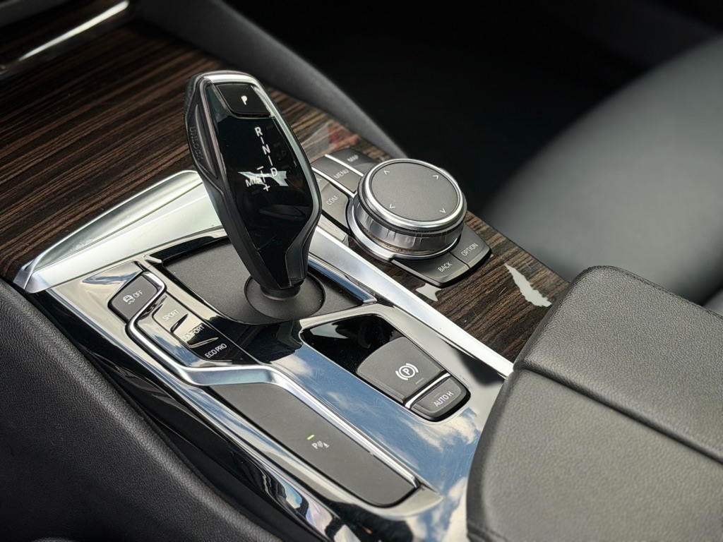 BMW 5 Series 530i Sedan 2020