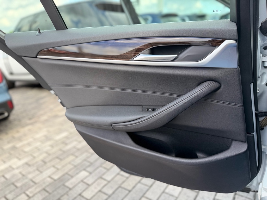 BMW 5 Series 530i Sedan 2020