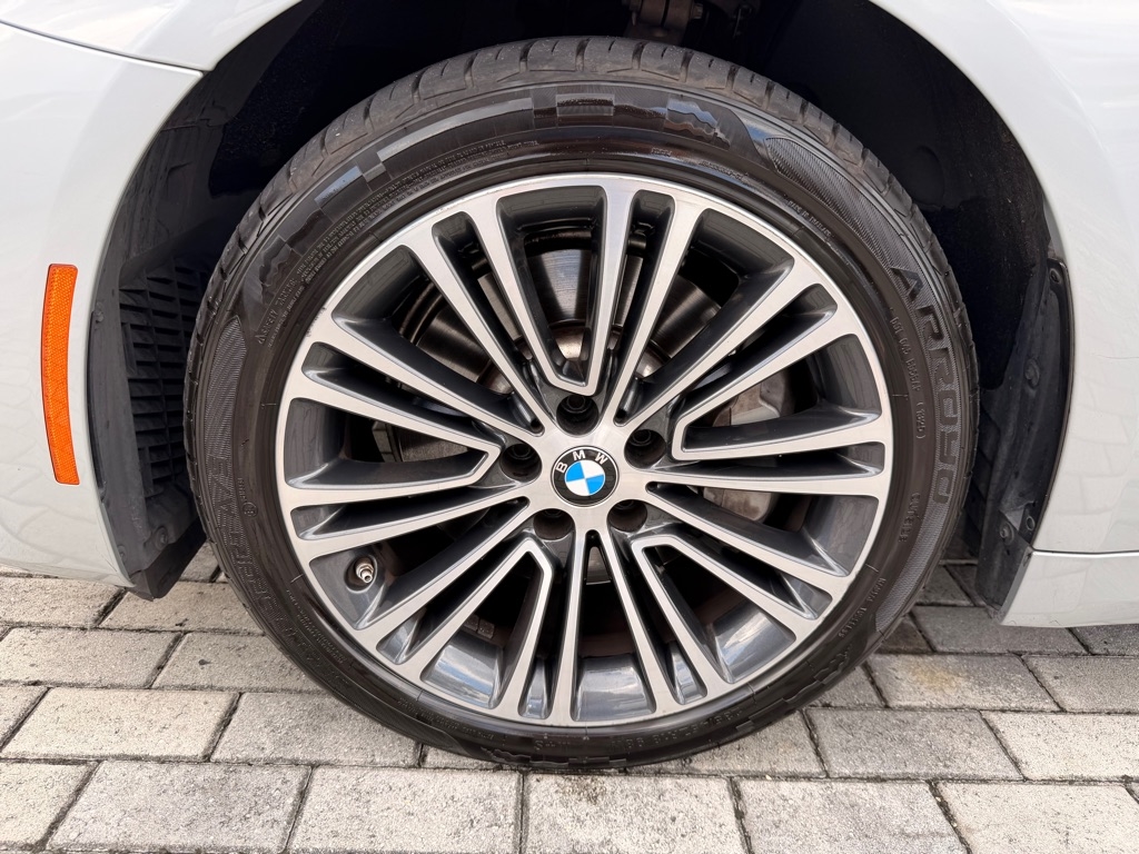 BMW 5 Series 530i Sedan 2020