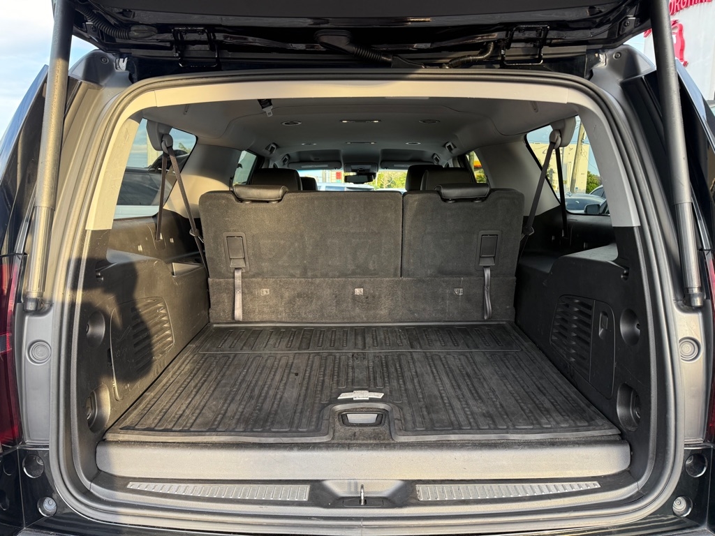Chevrolet Suburban 4WD 4dr LT 2020