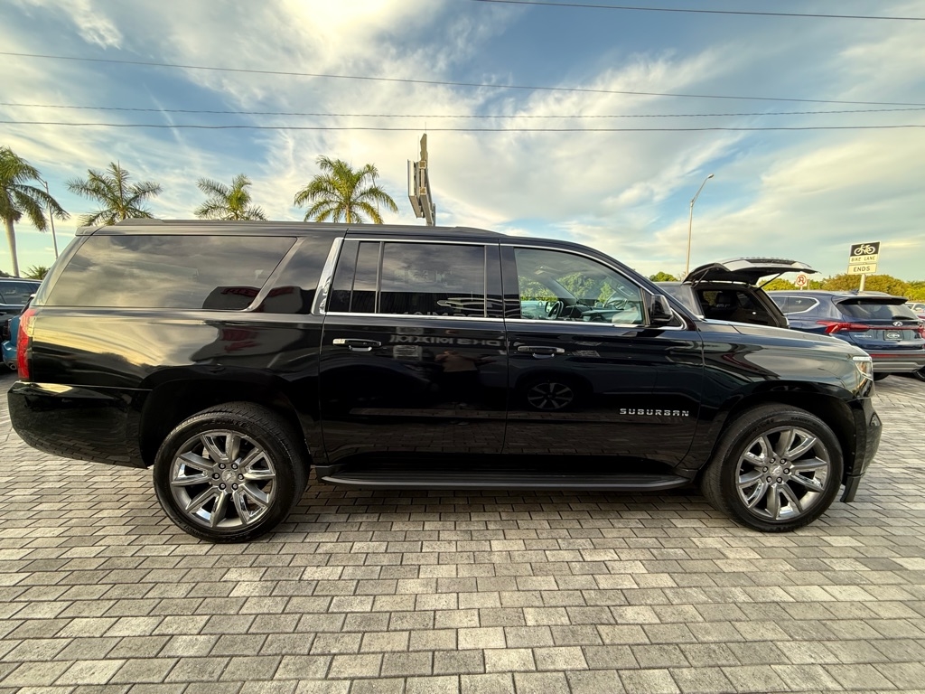 Chevrolet Suburban 4WD 4dr LT 2020