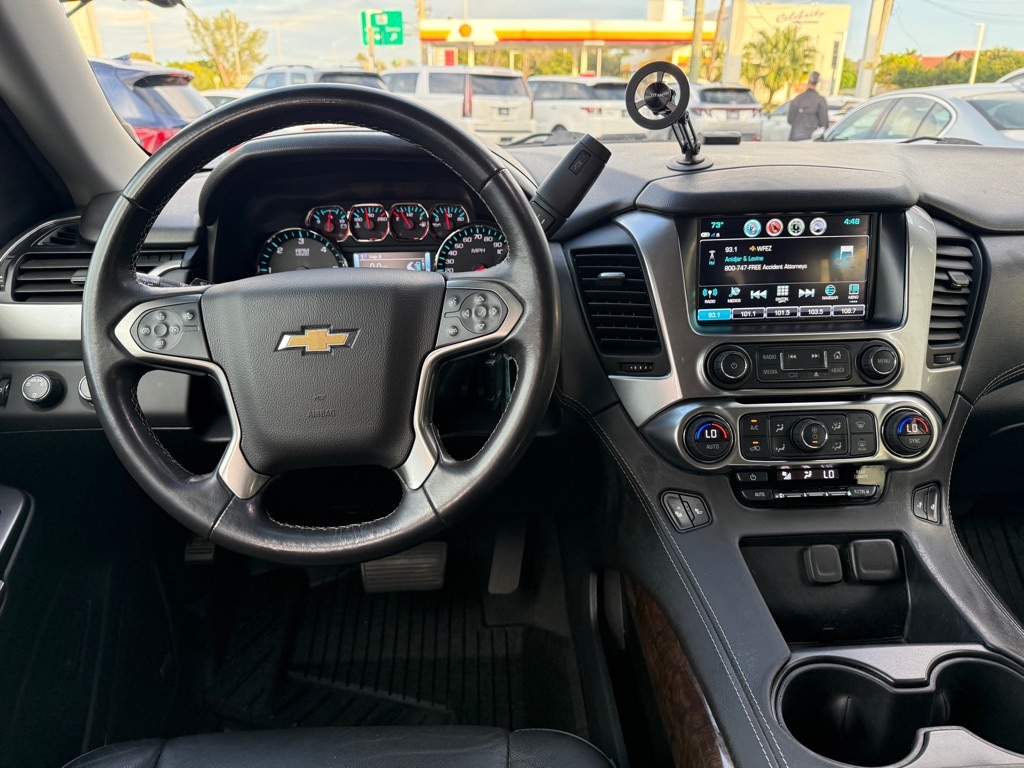 Chevrolet Suburban 4WD 4dr LT 2020