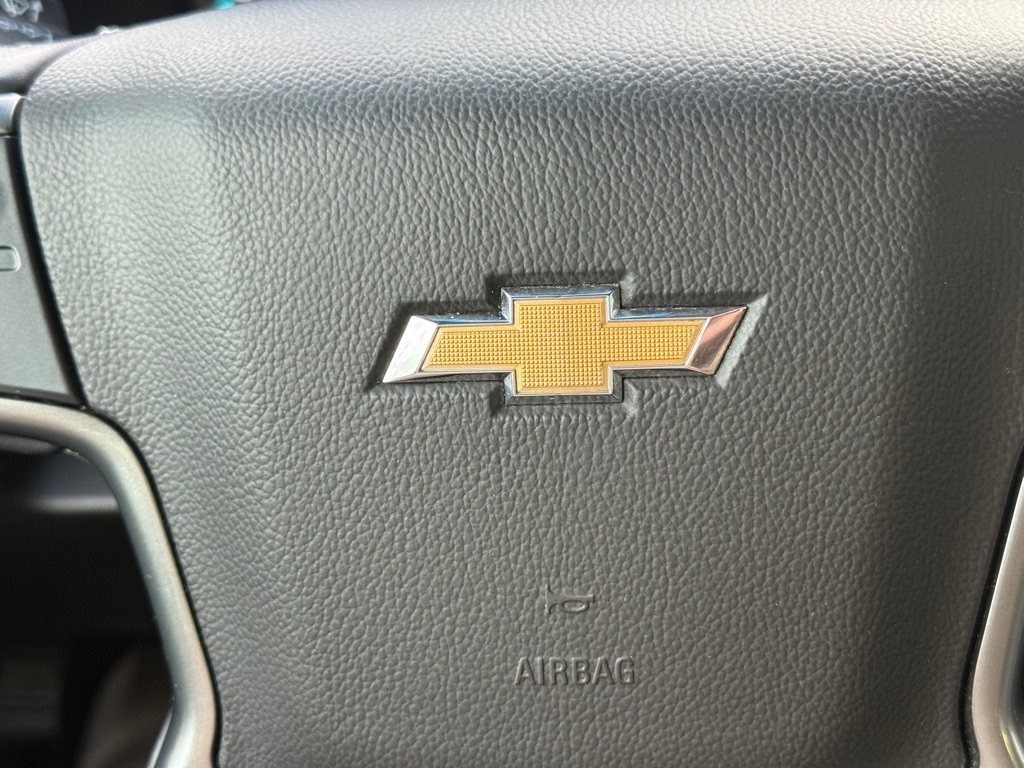 Chevrolet Suburban 4WD 4dr LT 2020