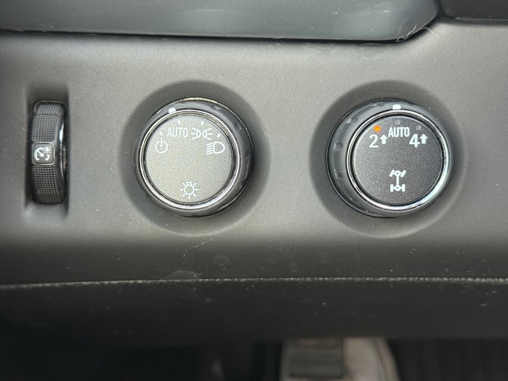 Chevrolet Suburban 4WD 4dr LT 2020