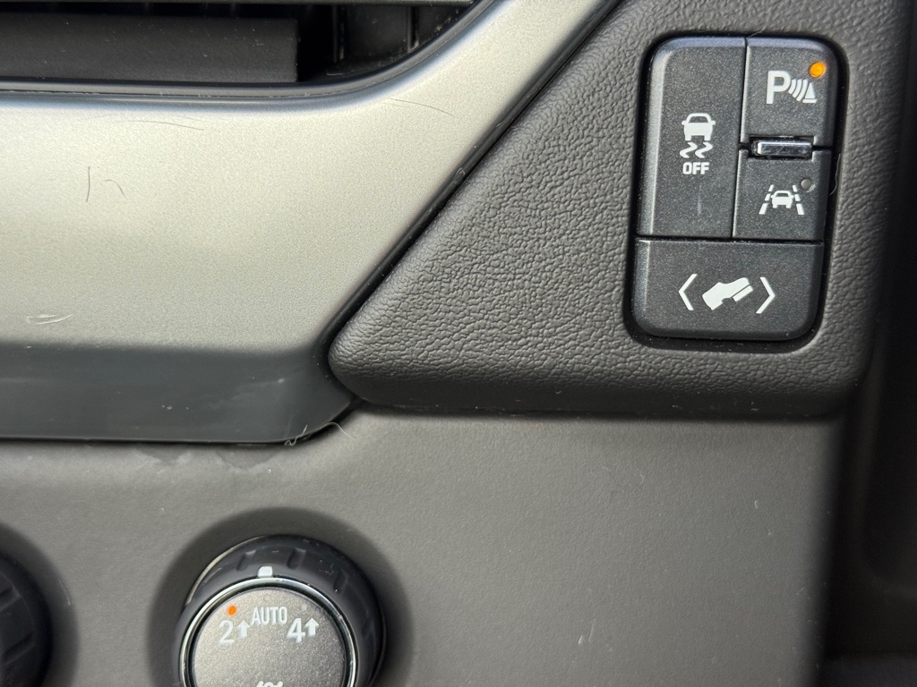 Chevrolet Suburban 4WD 4dr LT 2020