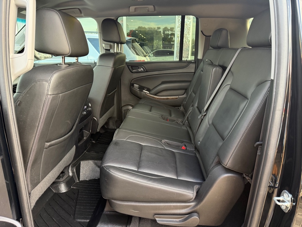Chevrolet Suburban 4WD 4dr LT 2020