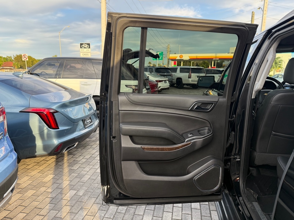 Chevrolet Suburban 4WD 4dr LT 2020