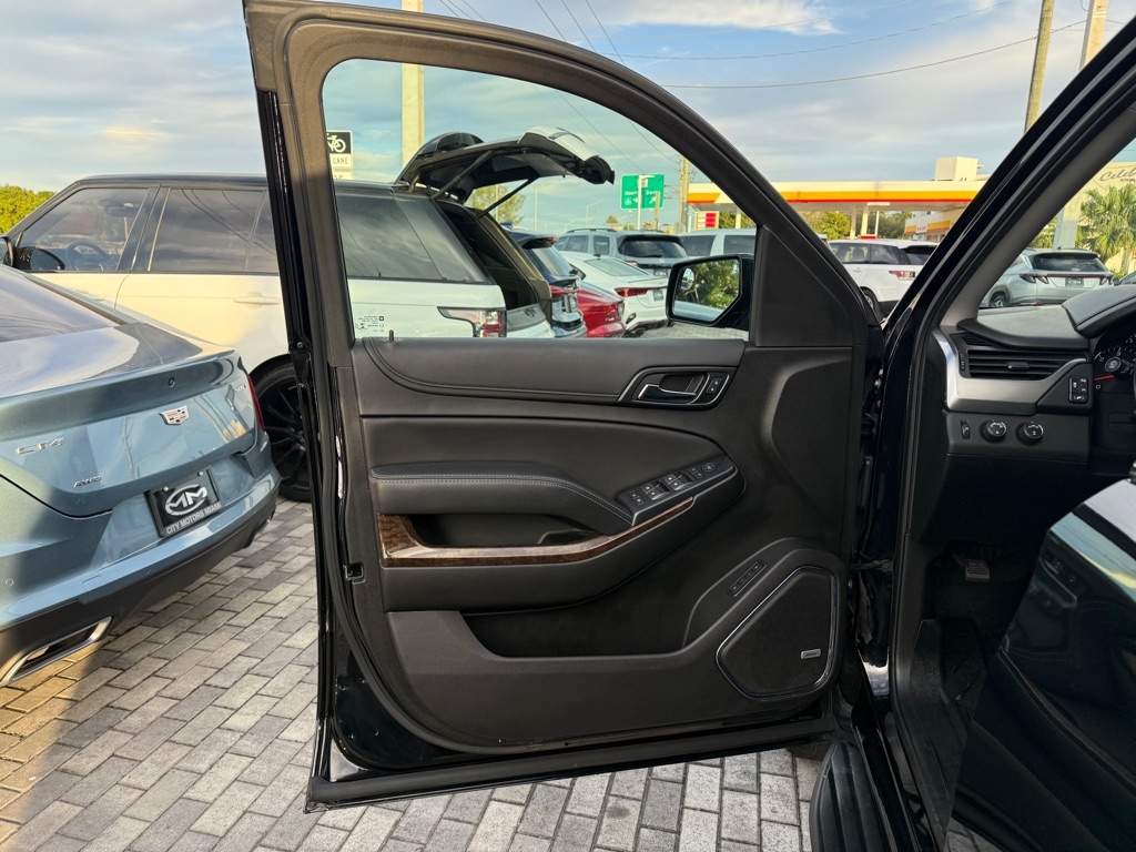 Chevrolet Suburban 4WD 4dr LT 2020