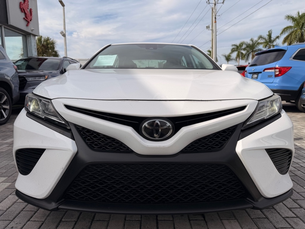 Toyota Camry SE Auto (Natl) 2020