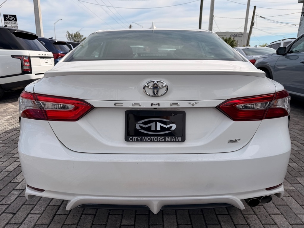 Toyota Camry SE Auto (Natl) 2020