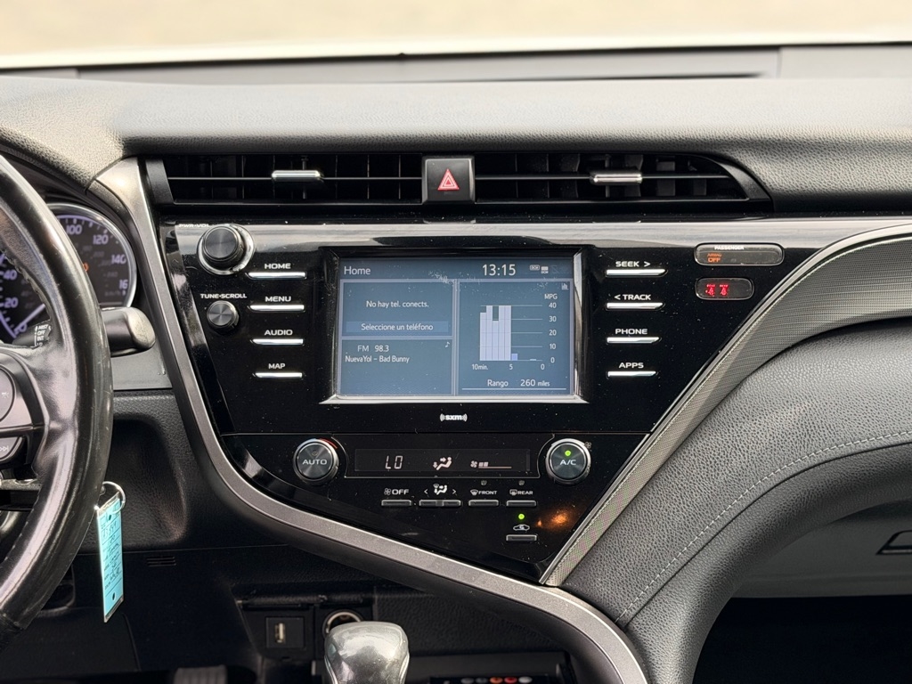 Toyota Camry SE Auto (Natl) 2020