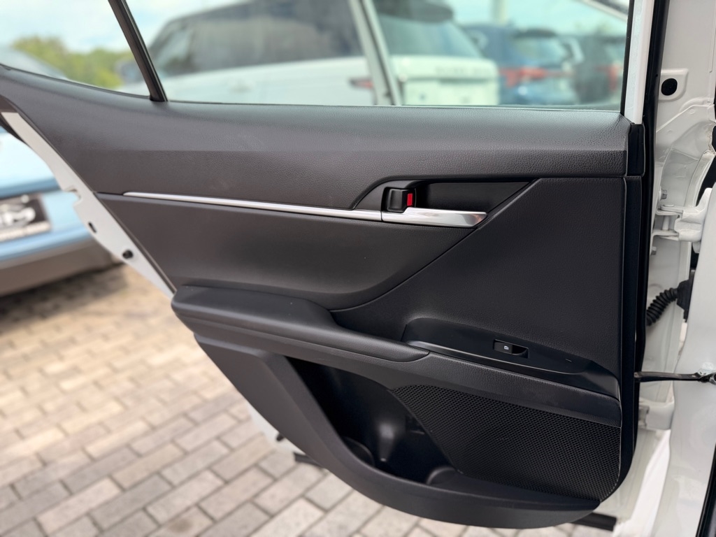 Toyota Camry SE Auto (Natl) 2020