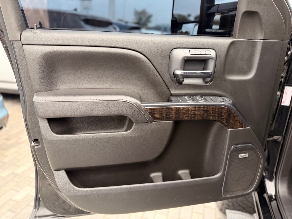 GMC Sierra 2500HD available WiFi 4WD Crew Cab 153.7" Denali 2015