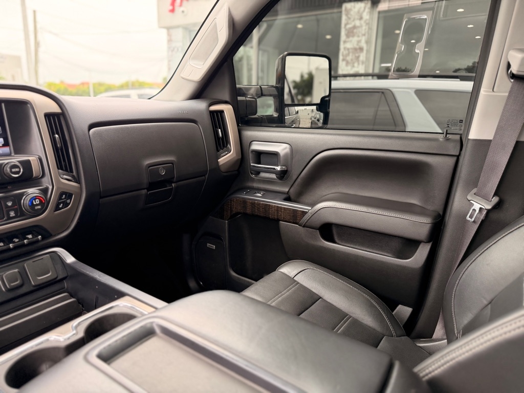 GMC Sierra 2500HD available WiFi 4WD Crew Cab 153.7" Denali 2015