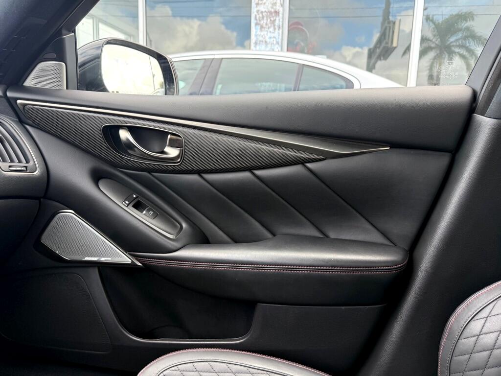 Infiniti Q50 Red Sport 400 AWD 2023