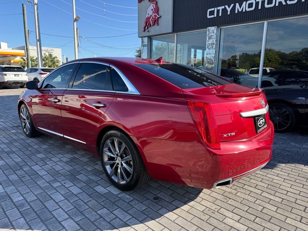 Cadillac XTS 4dr Sdn Luxury FWD 2013